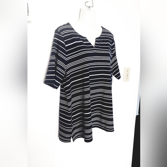 Croft & Barrow V-Neck Top SIZE XL PETITE - Picture 3 of 6